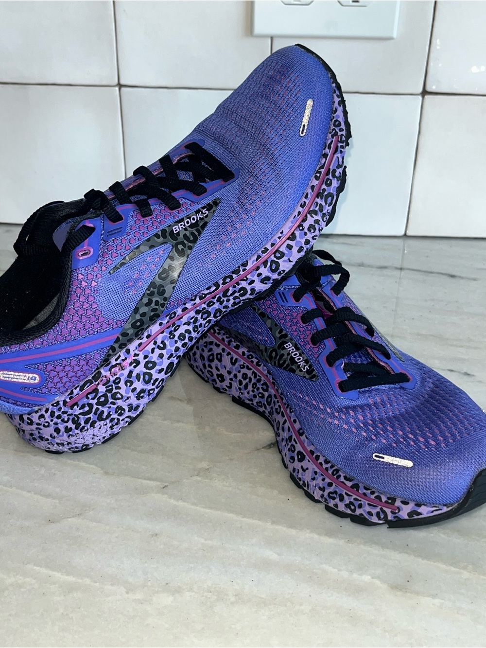 BROOKS GHOST 14 PURPLE LEOPARD RUNNING SHOE SNEAKER SZ 8 - Picture 9 of 13